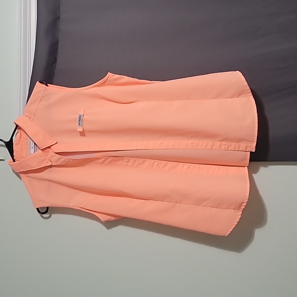 Womens Columbia shirts